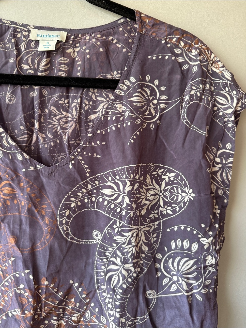 Sundance Purple Paisley V-Neck midi dress with bronze Metallic Accents medium